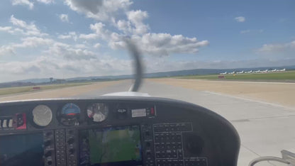 Let s lietadlom Skyleader JA-400